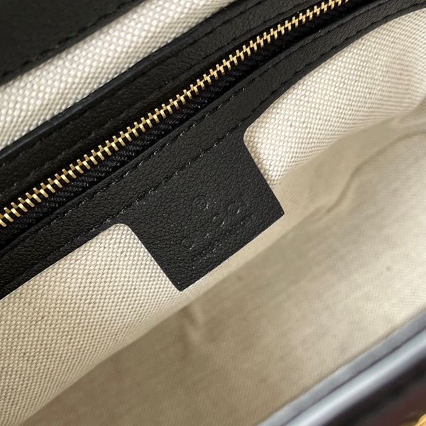 グッチバッグ着用イメージ